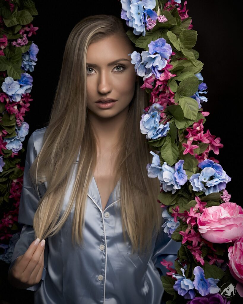 Creative model portrait by glamour photographer Daring Leaderman (@ishootdopepics), 360ism Studios, Richmond VA