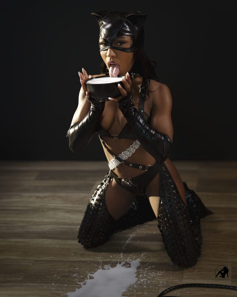 Fashion model portrait by glamour photographer Daring Leaderman (@ishootdopepics), 360ism Studios, Richmond VA