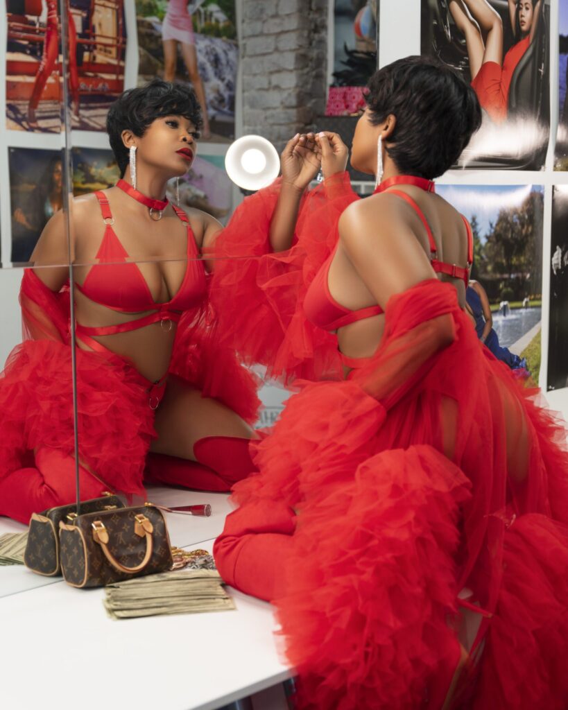 Creative model portrait by glamour photographer Daring Leaderman (@ishootdopepics), 360ism Studios, Richmond VA